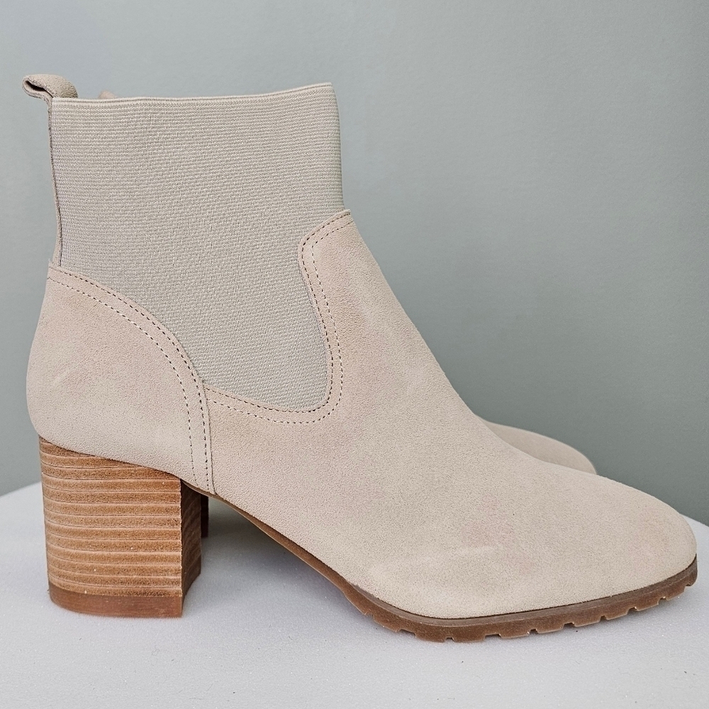 New Violet & Red Loaded Knit Cuff Tan Ankle Bootie Women Size 9.5